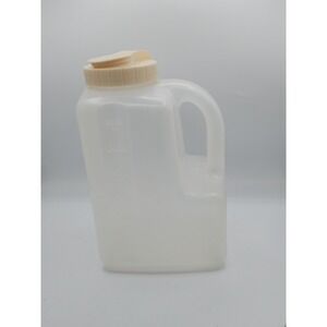 Rubbermaid1-Gallon Jug 128 oz Flip Pour Spout W/ Screw on Lid 0457 7
